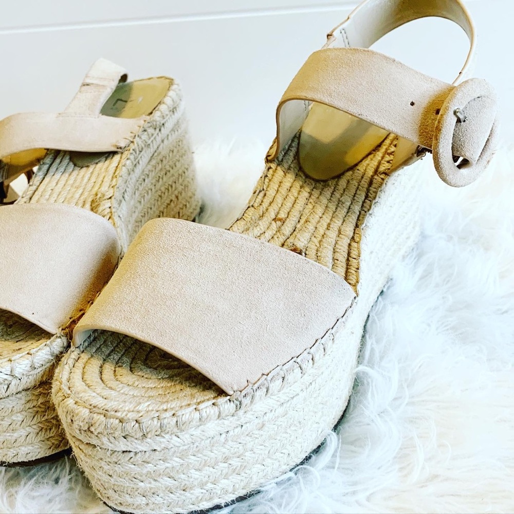 Women’s Marc Jacob’s Sandals!⭐️